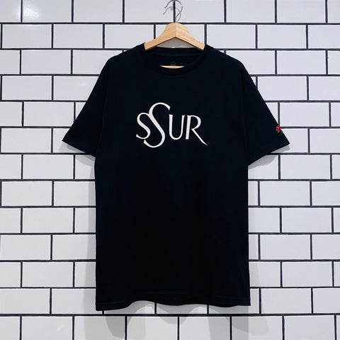 SSUR ST. SSUR SIGN PRINT SS TEE BLACK