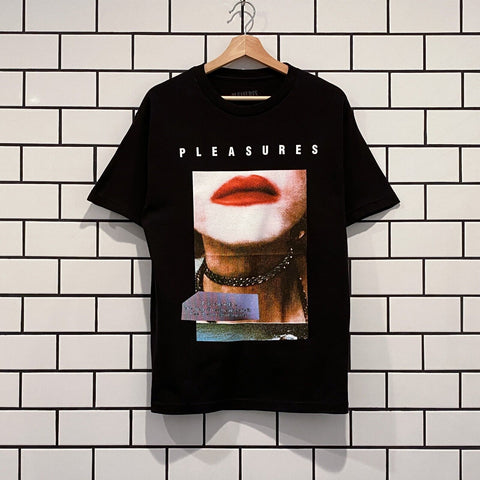 PLEASURES POOR CONNECTION T-SHIRT BLACK