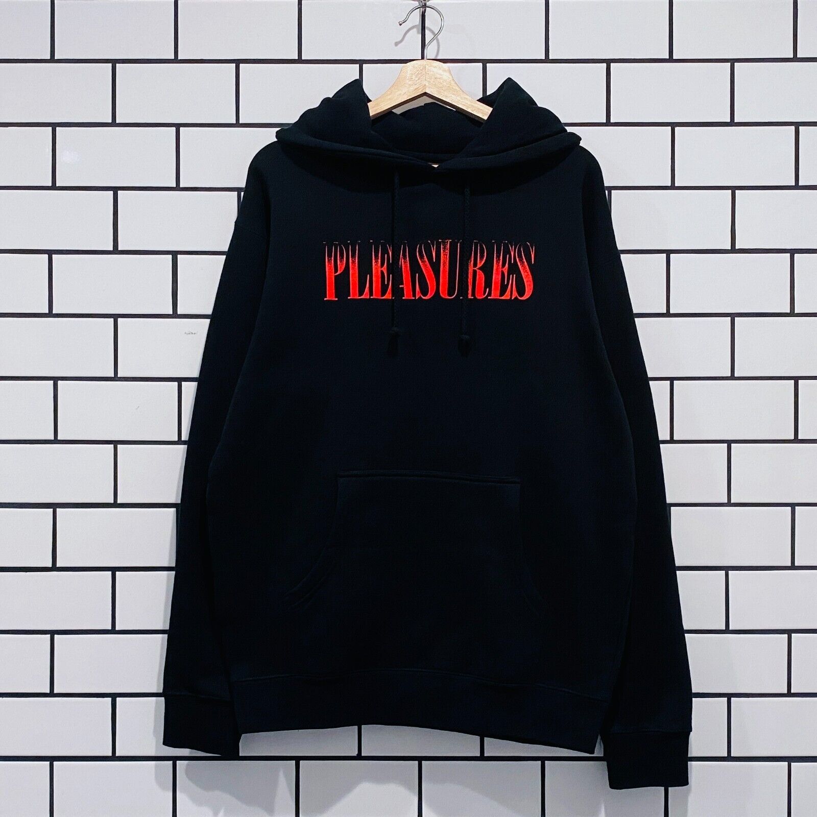 PLEASURES CRUMBLE HOODIE BLACK | shoparchive.us