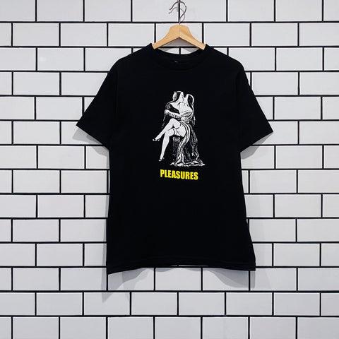 PLEASURES FRENCH KISS T-SHIRT BLACK