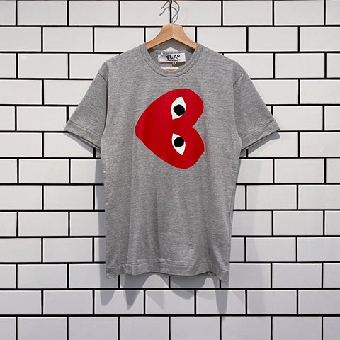 COMME DES GARCONS CDG PLAY RED SIDE HEART TEE GREY AZ-T264-051-1
