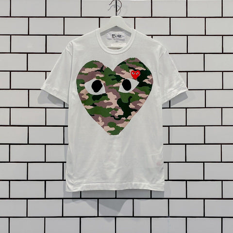 COMME DES GARCONS CDG PLAY CAMO HEART TEE AZ-T242-051-1