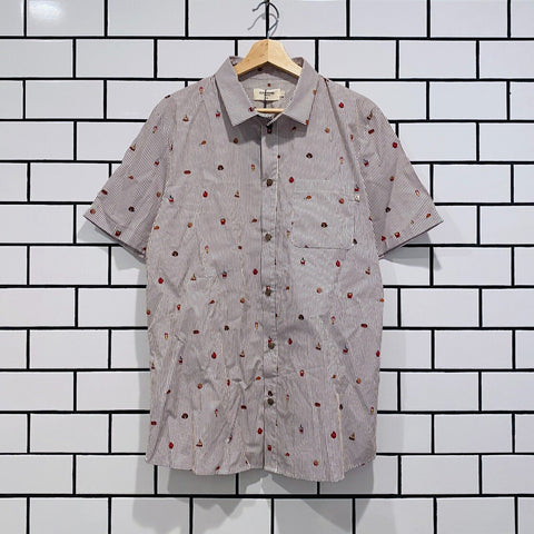 ELEVEN PARIS SABOR JUNK FOOD BURGER FRIES PIZZA CUPCAKE DONUT STRIPE SHIRT WHITE