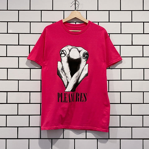 PLEASURES BENDED T-SHIRT HOT PINK