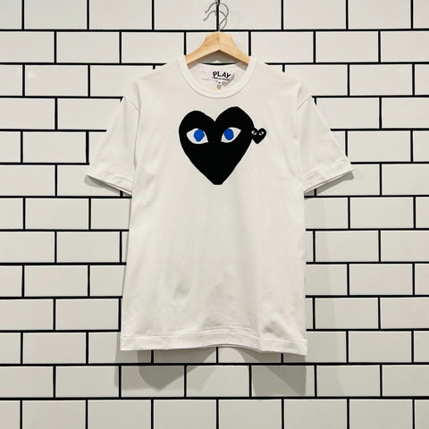 COMME DES GARCONS CDG PLAY BLACK HEART WITH BLUE EYES TEE AZ-T088-051-1